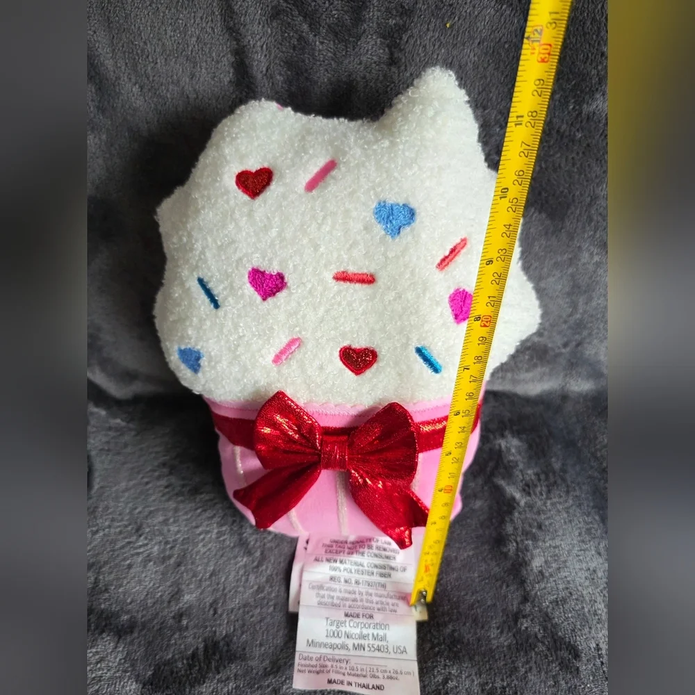 NWT Target 2026 Valentine's Day Small Giftable Cupcake decorative Pillow 11 × 9
